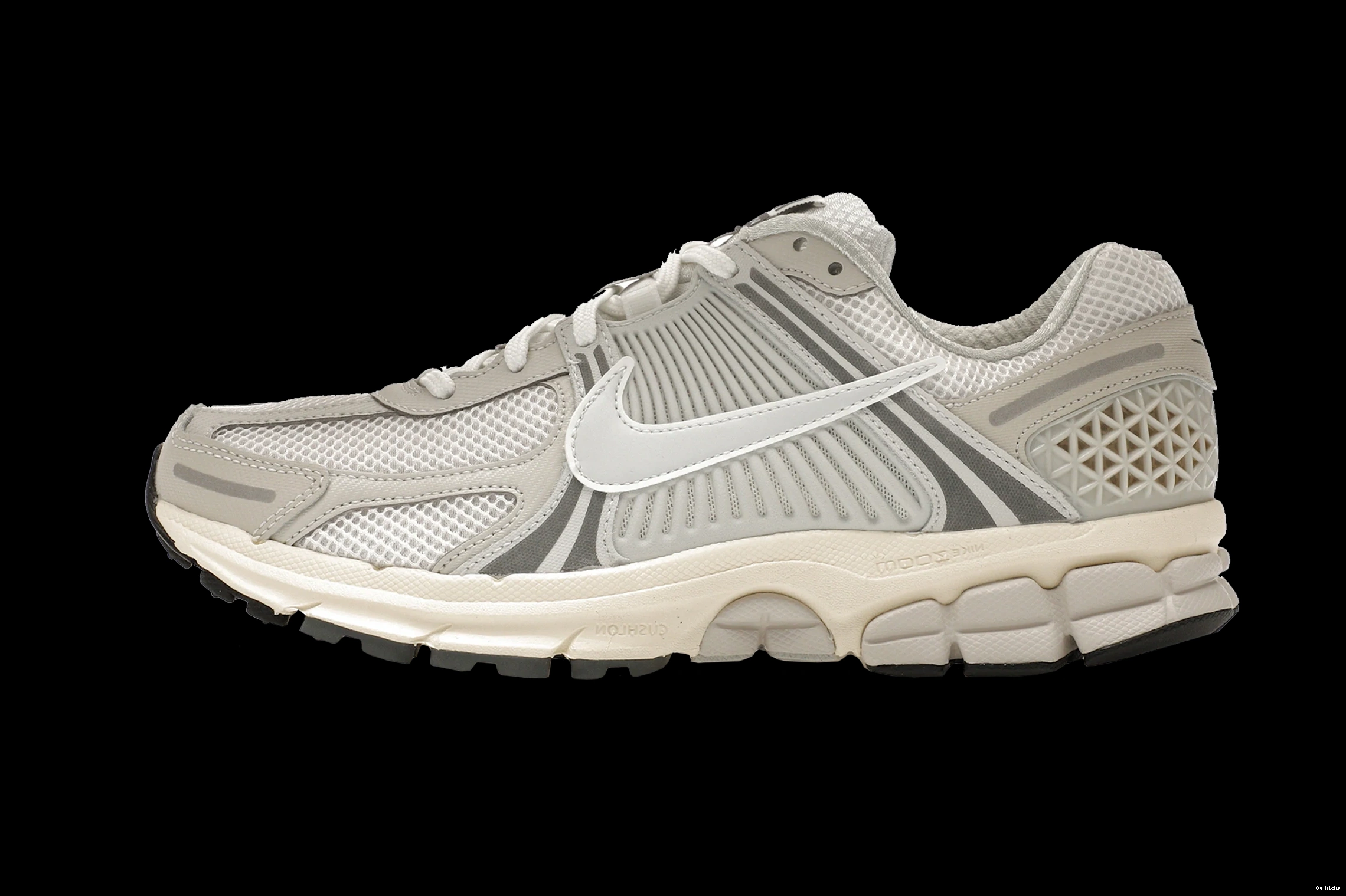 5 Platinum Tint Nike Zoom Vomero 0814